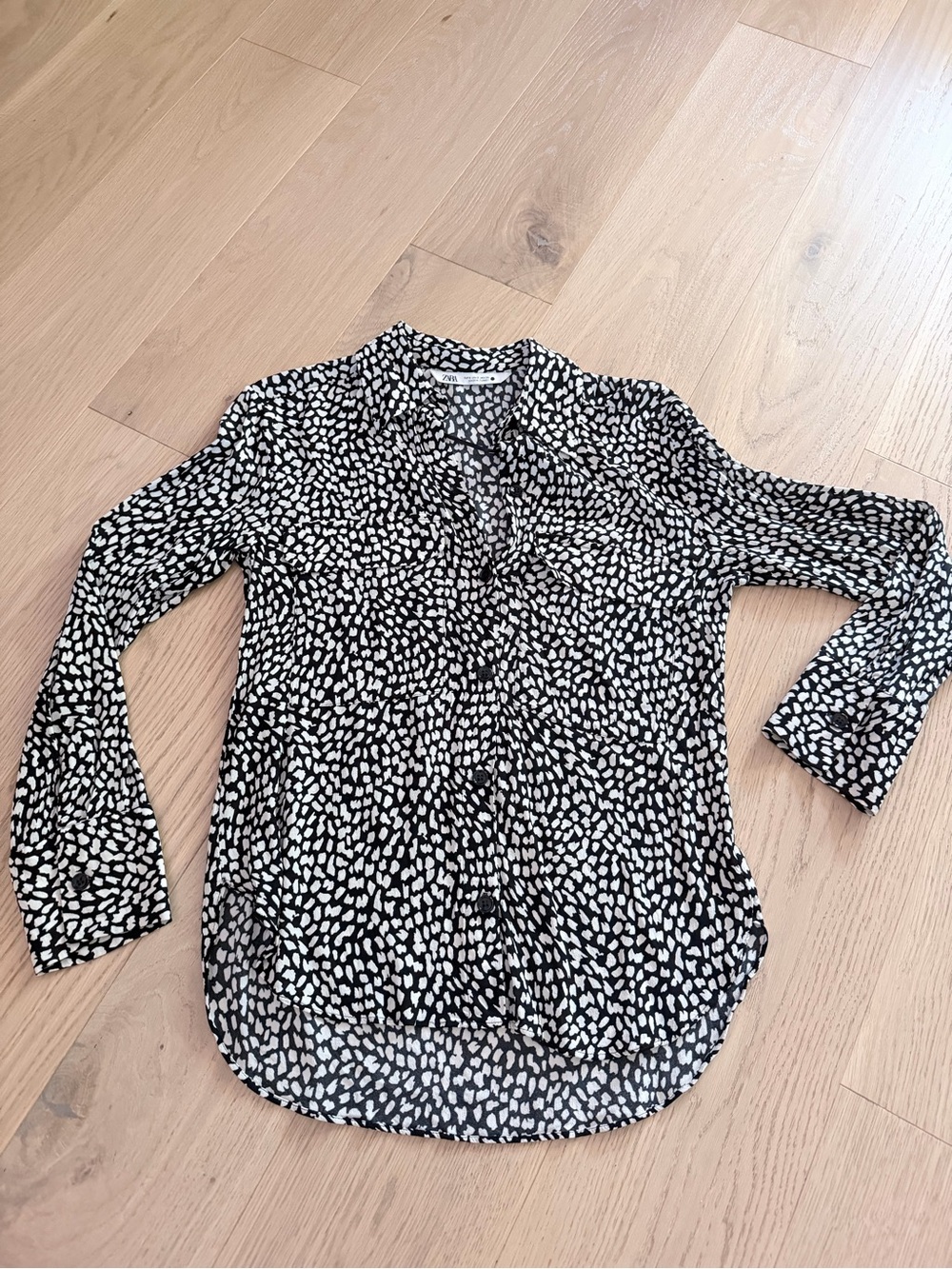Zara Black and White Printed Long-Sleeve Button-Down Shirt